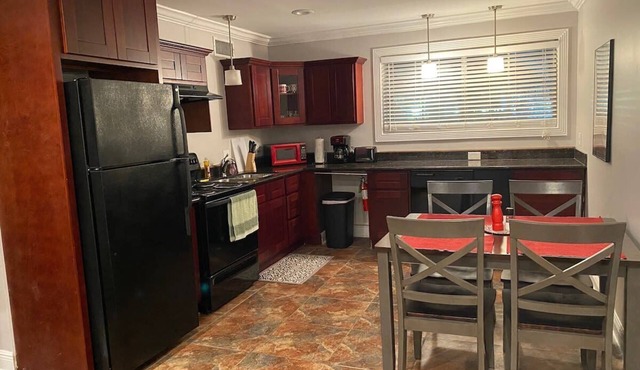 North Gates of LSU 2 bedroom w&d pool