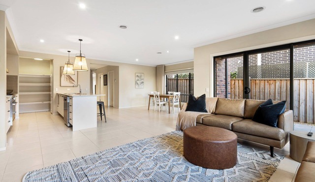 North Geelong Getaway Modern 4-Bedroom Home