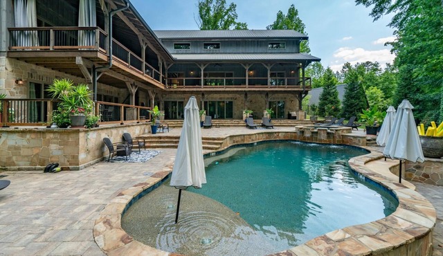 North Georgia Boat Club "Timber Estate" Executive Retreat & Family Vacation Spot