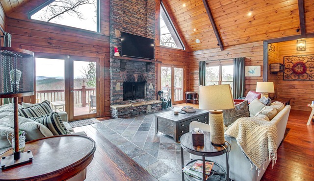 North Georgia Log Home w/Long Range Views