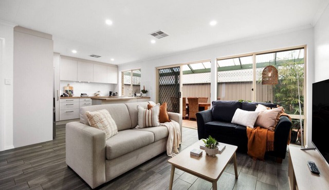 North Haven Days—Modern Comfort near the Beach