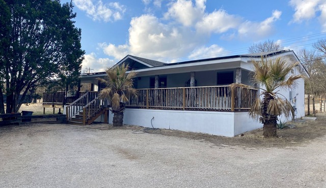 North House, 3BR/2BR, Wrap-Around Porch, Sleeps 12