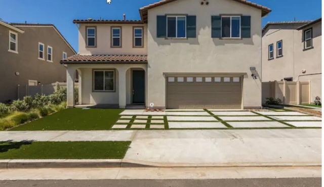 North LA Spacious/Family-Friendly New Home with 5 Bedrooms, 3 Baths, 6 Beds