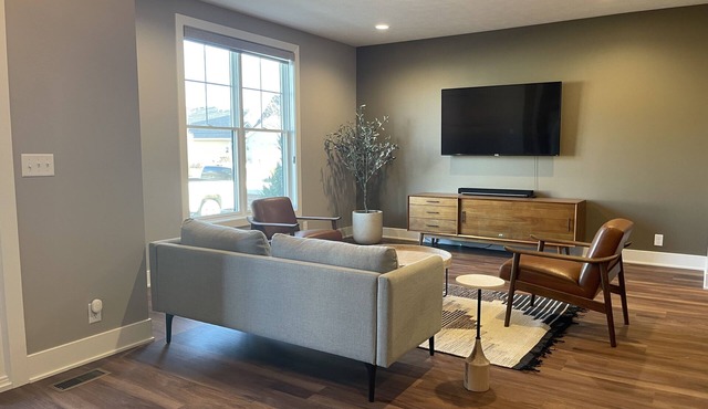 North Lincoln, Minutes from Pinnacle Bank Arena and Memorial Stadium