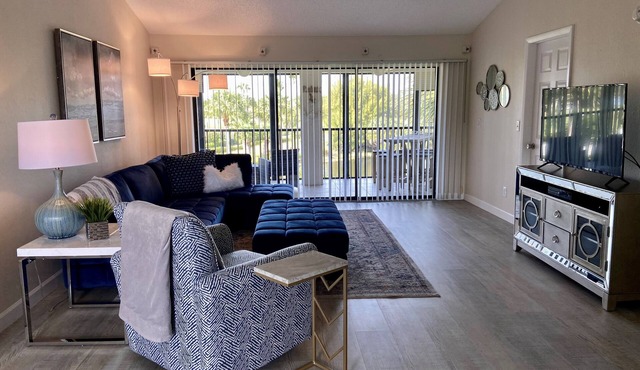 North Naples Updated and Spacious Condo on Imperial Golf Course