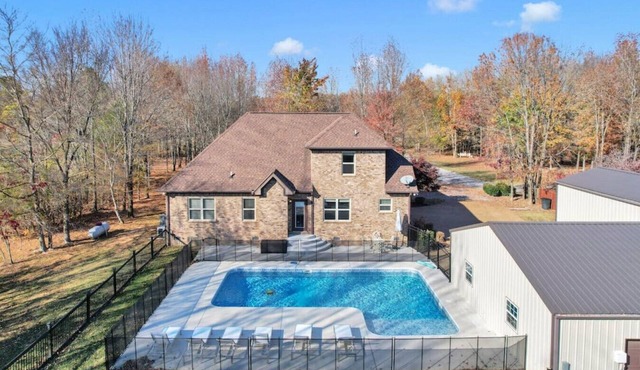 North Nashville Swim and Relax