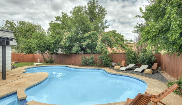 North OKC - Large, Modern Home with Pool and Game Room