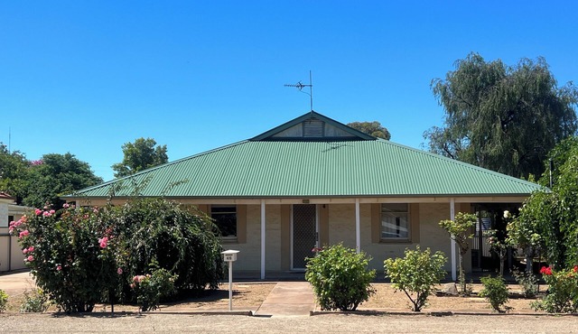 North Parade AccommodationnComfortable 3 Bedroom Accommodation in Jamestown