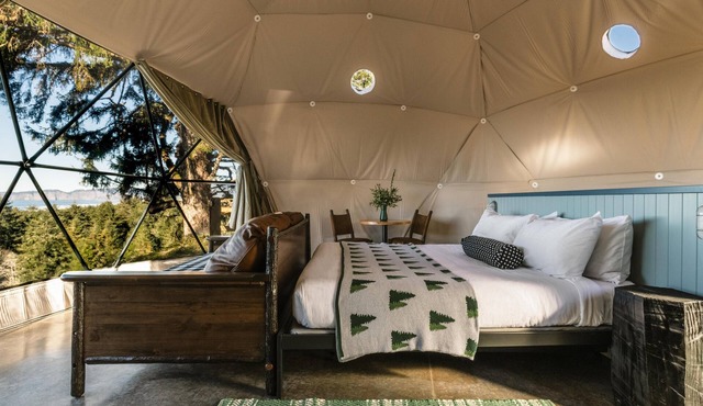 North Peak Dome - Sleeps 2 - w/SHARED Luxury Bathhouse Access