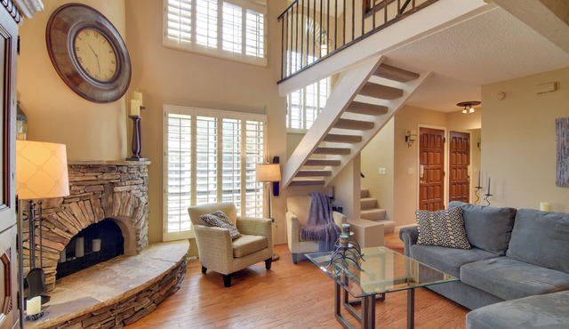 North Phoenix Gem w/Courtyard & Pool Access