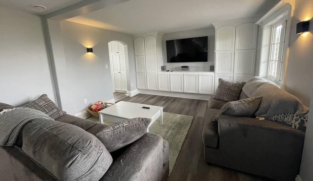 North Rustico beach house with million dollar ocean views- 2 min walk to beach!