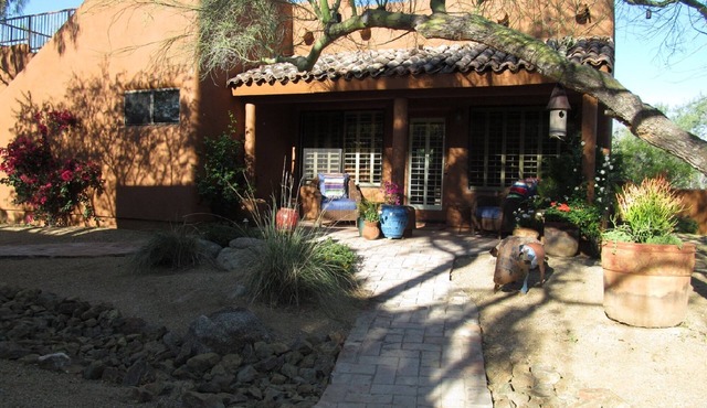 North Scottsdale 1 Bedroom Stand Alone Guest House With Garage.
