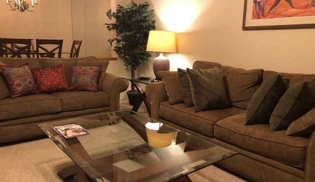 North Scottsdale.townhome at The Fountains . Clean and Safe!