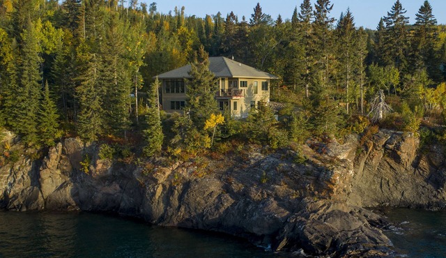 North Shore Headlands House - retreat house on Lake Superior