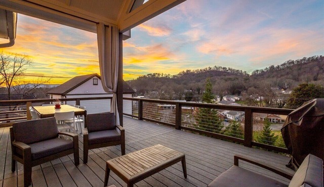 *North Shore Home W/Views! 30 Night Minimum Stay