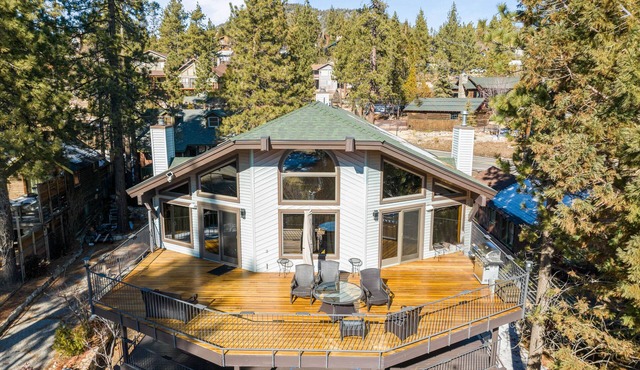 North Shore Lakefront - 6 Bedroom Lakefront - Game Room, Views, AC