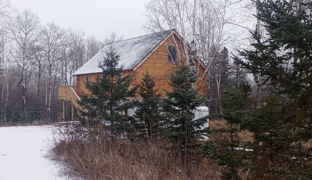 North Shore Log Home near Lake Superior