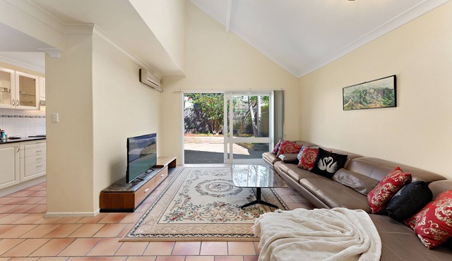 North Shore Spacious 2BR Home in Cremorne