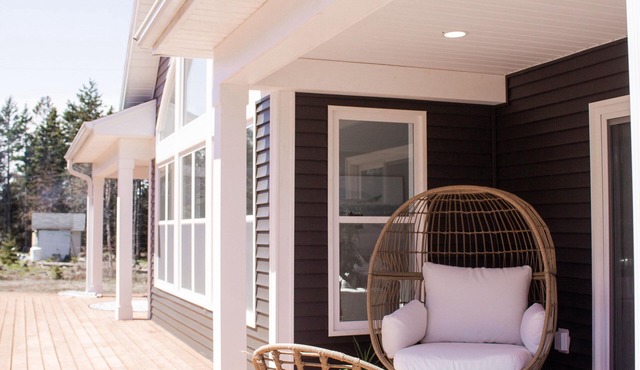 North Shore vacation home-minutes walk to PEI national beaches.