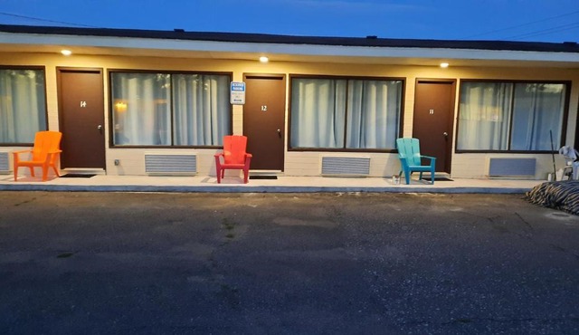 North Shore Wayside Inn