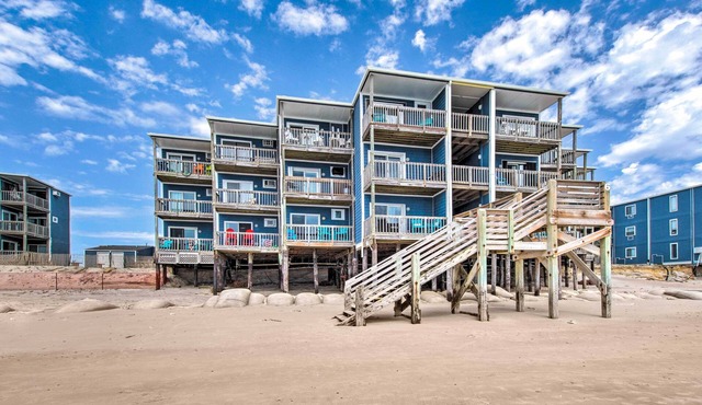 North Topsail Beach Condo w/Balcony!