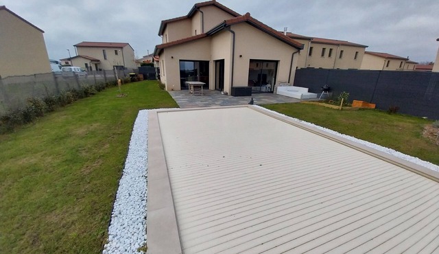 North/west of Lyon.140 sq.m. house with swimming pool on 600 sq.m. of land.