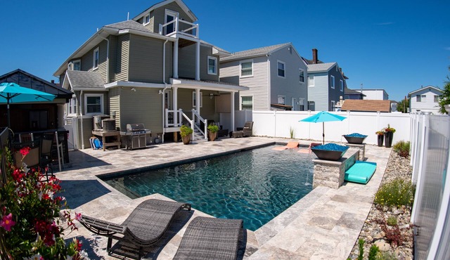 North Wildwood SEA UNICORN 6B, private backyard oasis YOU'LL NEVER WANT TO LEAVE