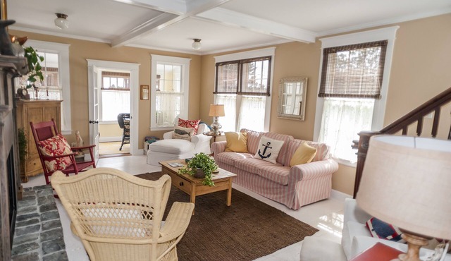 Northbound Whale - Beautifully restored turn of the century charmer