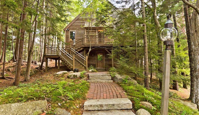 Northeast Harbor home wth beautiful interior and walking distance to town/harbor