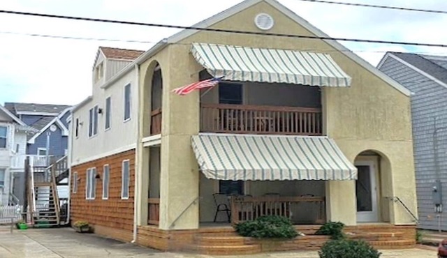 Northend 3 Bedroom, 2nd Floor Rental – Walk to Beach & Boardwalk!