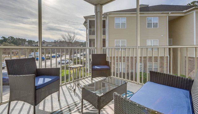 'Northern Escape' Condo in Golf Club Near Beaches