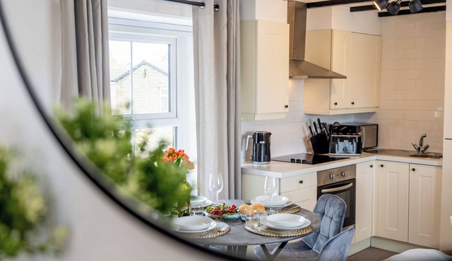 Northern Hideaways, Castle Hill View