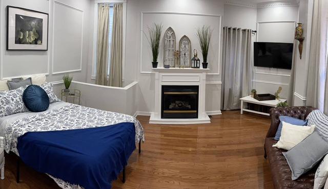 Northern Liberties Immense Bi-Level Apartment