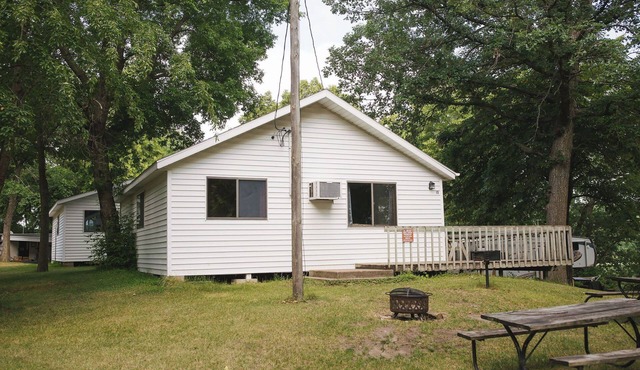 Northern Lights, a 3BR lakefront cabin on the Horseshoe Chain of Lakes
