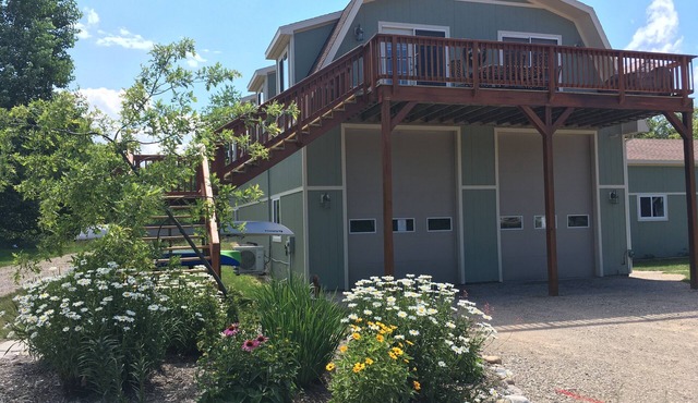 Northern Michigan "BirdhouseRetreat