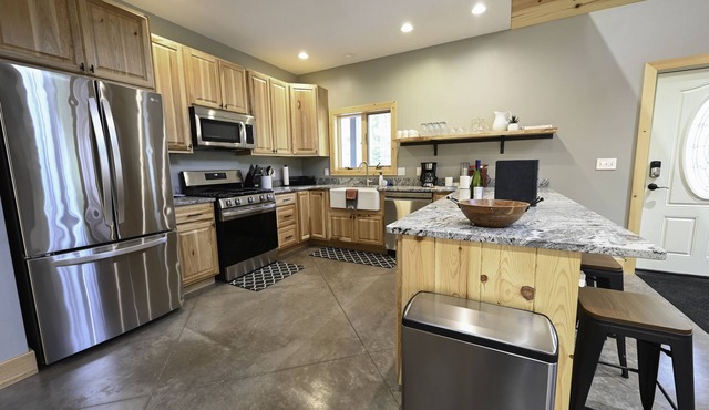 Northern Michigan Gem! 3 bed, 2 bath Chalet at Schuss Mountain ski/golf/LAKES