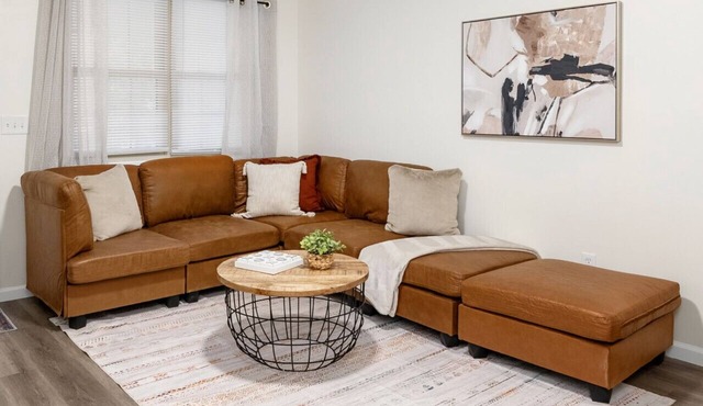 Northern Valley - Charming and Cozy, 2BR, 1 BA