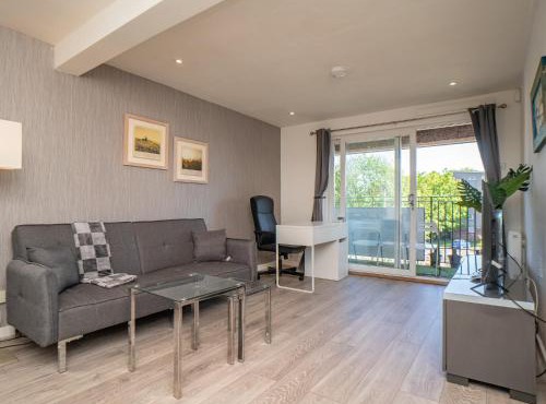 Northfield 1 Bedroom Apartment with Sofa Bed - Edinburgh