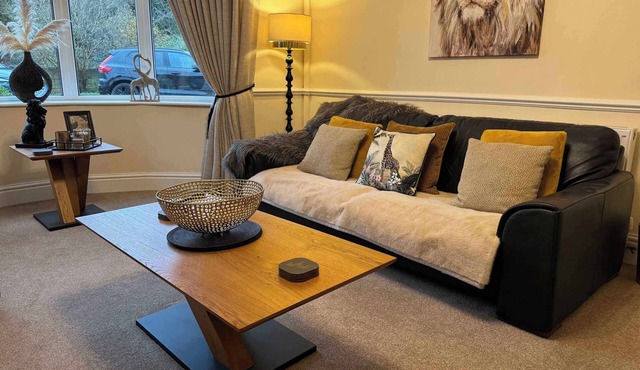 Northfield 2BDR with Large Drive and Games Room