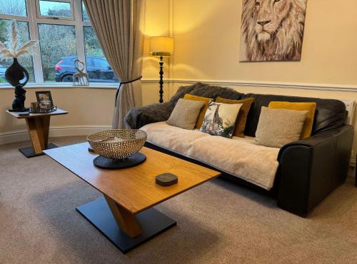 Northfield 2BDR with Large Drive and Games Room