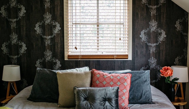 Northfield Upstairs: An entire private condo