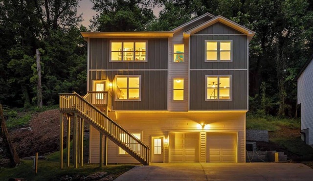 Northshore 5BR Fun Escape – Minutes to Downtown