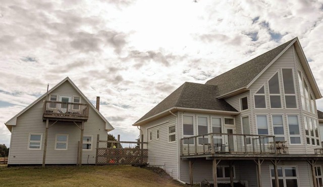 Northside Lookout - 40-Acre Cliffside Estate with Panoramic Ocean Views