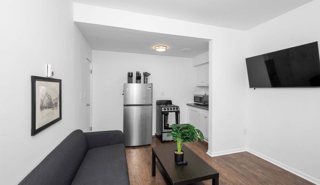 Northside Suites 1 – Can’t Beat Couple’s Retreat!