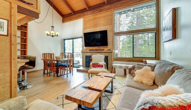 Northstar Resort Condo w/Hot Tub, Shuttle Access!