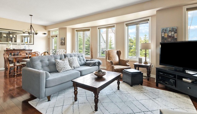 Northwinds Ridge Chalet - Luxury Blue Mountain Fall Escape w Hot Tub