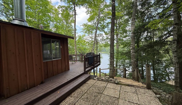 Northwoods Cabin Escape – Scenic Harrison Hills Views & Lakeside Firepit