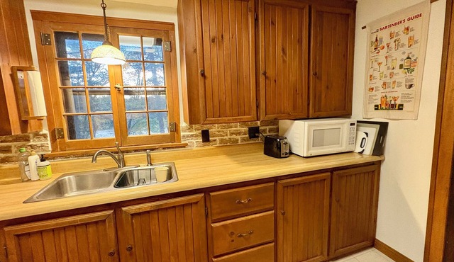 Northwoods Cabin on private lake. Across the street from Waupaca Chain 'O Lakes.