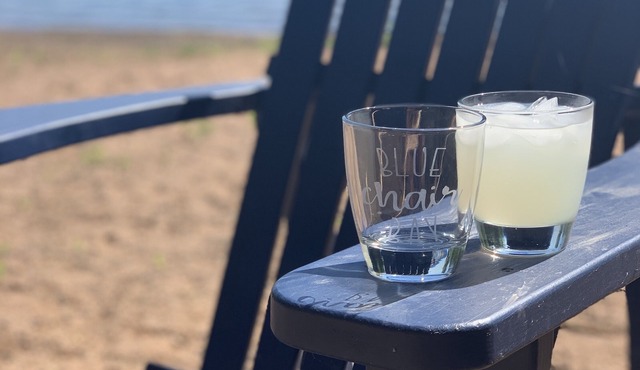 Northwoods Lakefront Family Cabin + Sandy Swim Beach + Bonfires + Sunsets