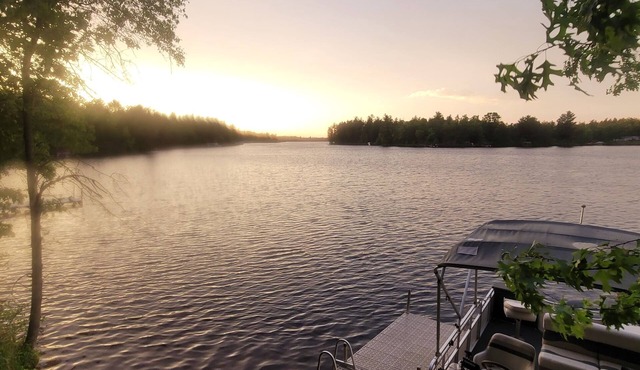 Northwoods Lakefront Paradise, 2-bedroom Cabin on the Beautiful Minong Flowage!